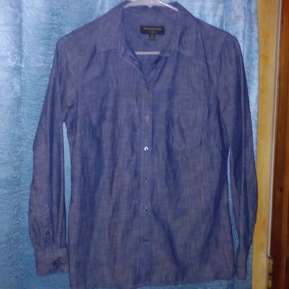 (XS) BANANA REPUBLIC Classic Fit Faux Denim Button Down - Picture 2 of 5